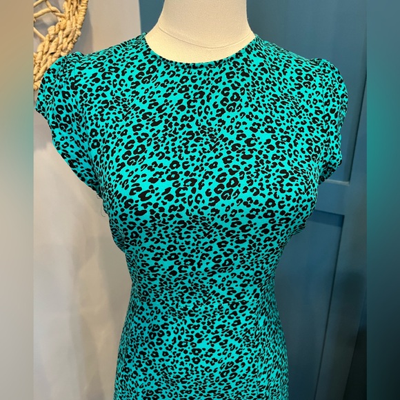 Aqua dress with black animal right. Slit in side. With only once. - Picture 4 of 4